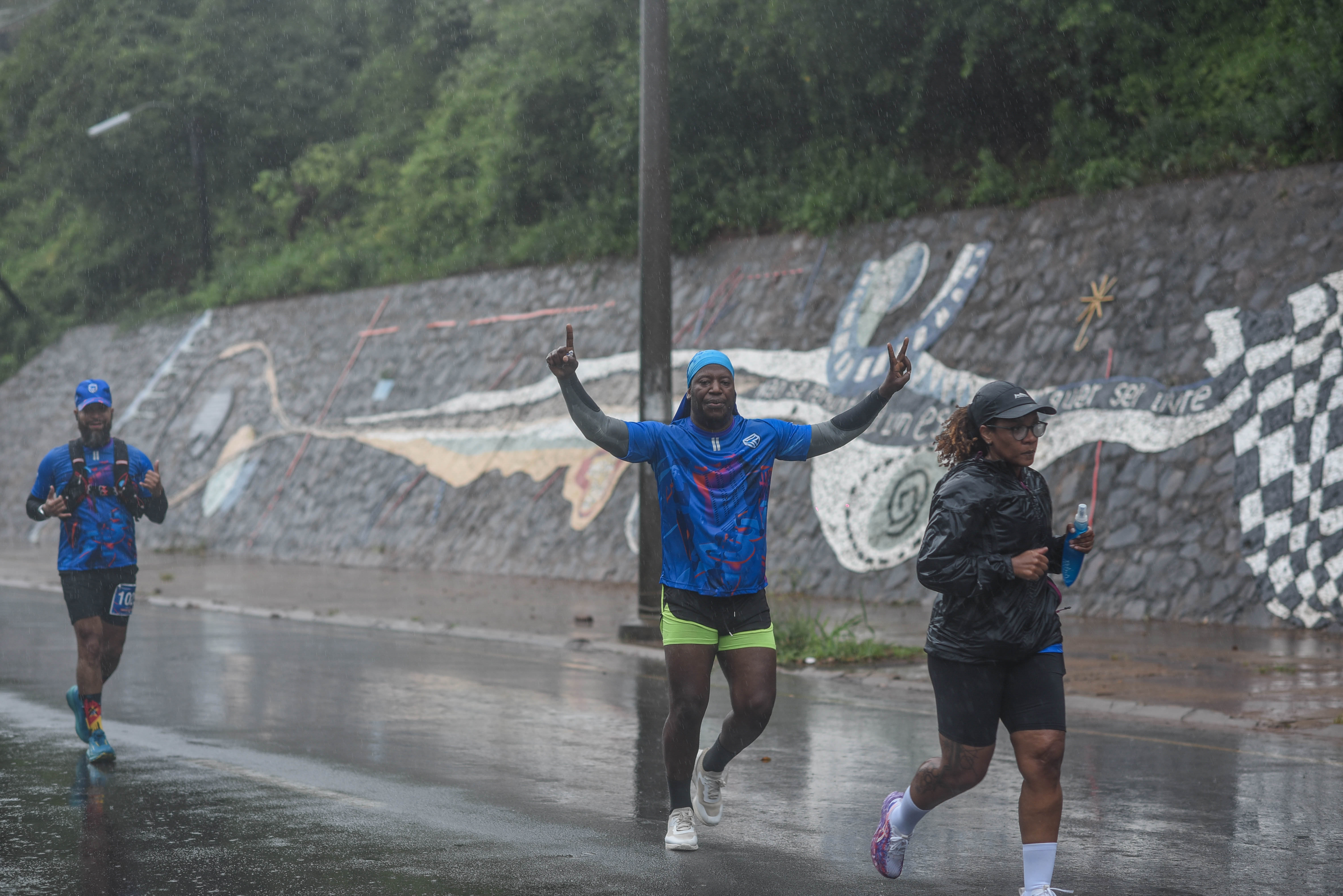 75Corrida Azul.jpg
